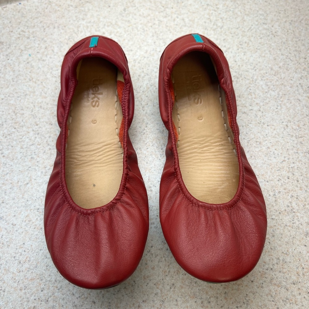 Red Tieks Size 9